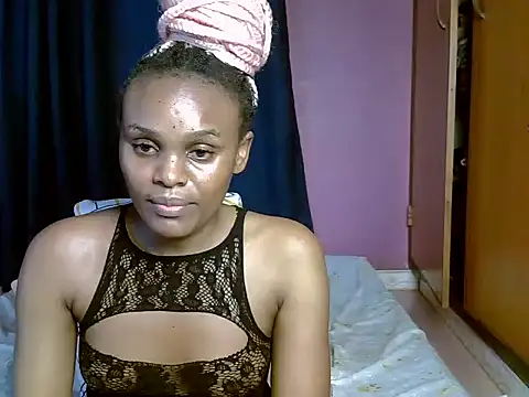 Chat XXX Live Queen_petite_
