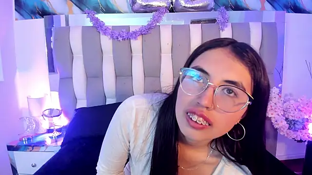 Chat +18 de Valk_submissive ao vivo