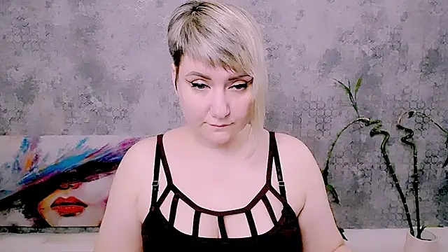 Djullia Live XXX-Chat
