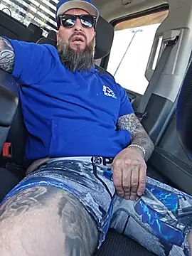 Онлайн чат XXX Beardedtattood