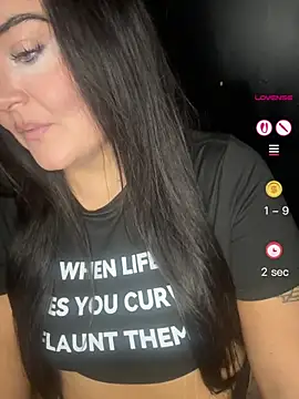 Chat +18 de Miss_CurvesXXX ao vivo