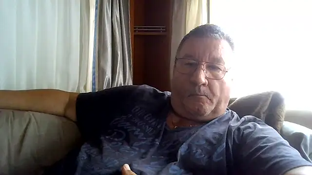 womabo live XXX chat
