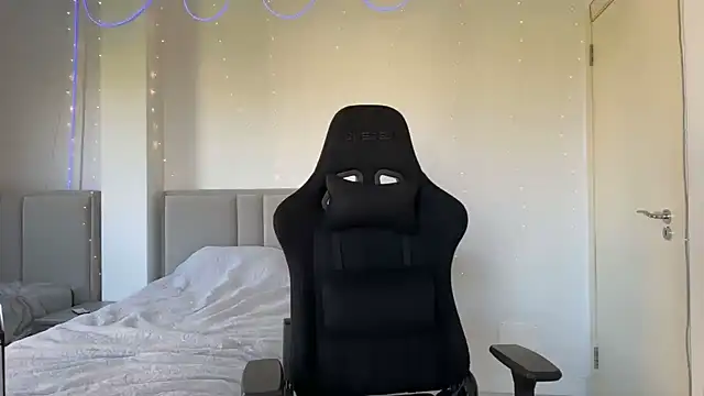 PrincesSsLilu's Live XXX Chat