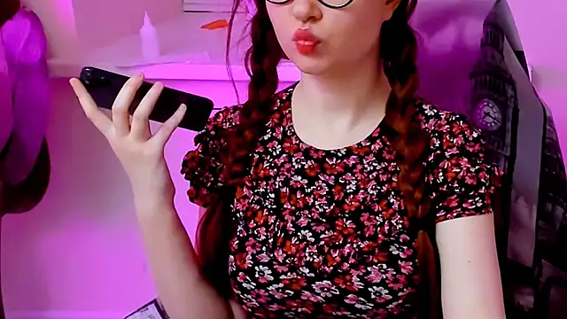 Chat +18 de CarolGiggly ao vivo