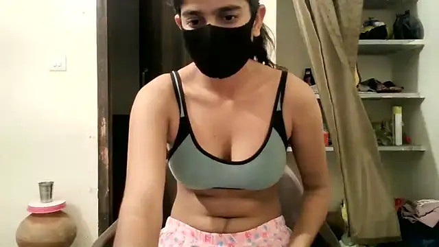 Aayusmatisharma Chat XXX in diretta