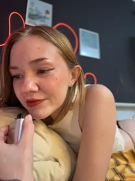 Онлайн чат XXX MilaMoone
