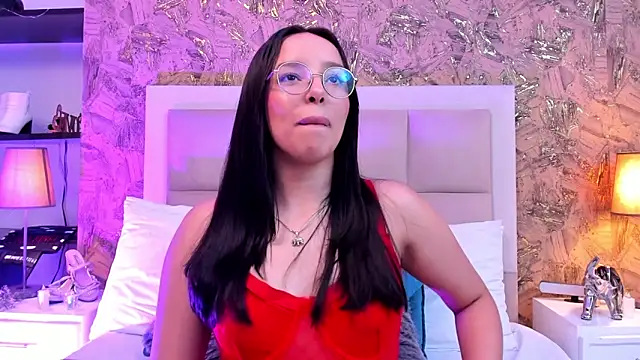 ValkyriaSteel Adlı Modelin Canlı XXX Sohbeti