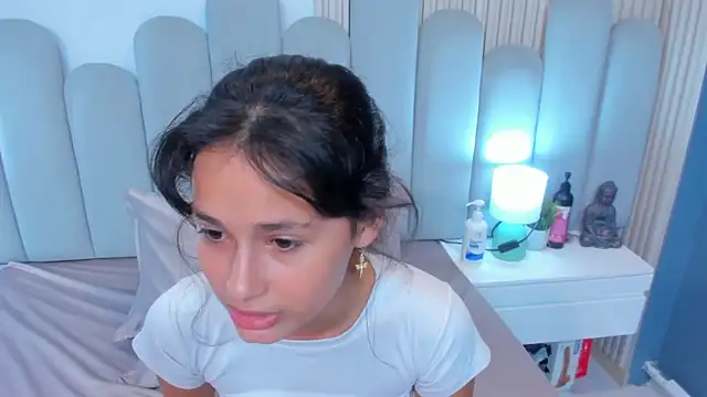 luly_dreams live XXX chat