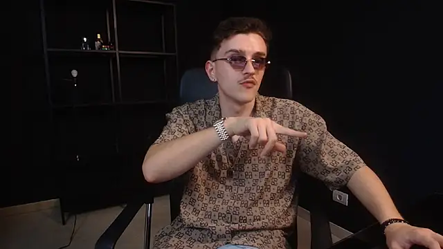 FelixStarkk XXX чат на живо
