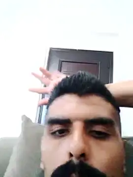 bahadr23 Adlı Modelin Canlı XXX Sohbeti