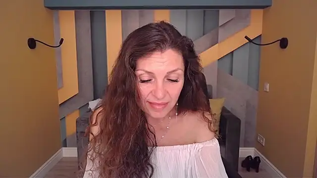 EllaLong's Live XXX Chat