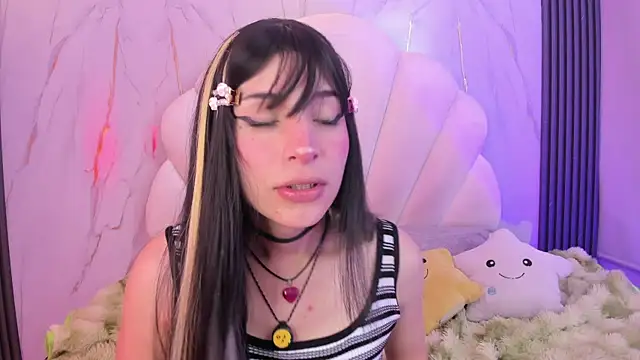AliiceWonderland_: онлайн-секс-чат
