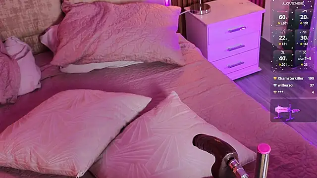 Emberrvelvetn Live XXX chat