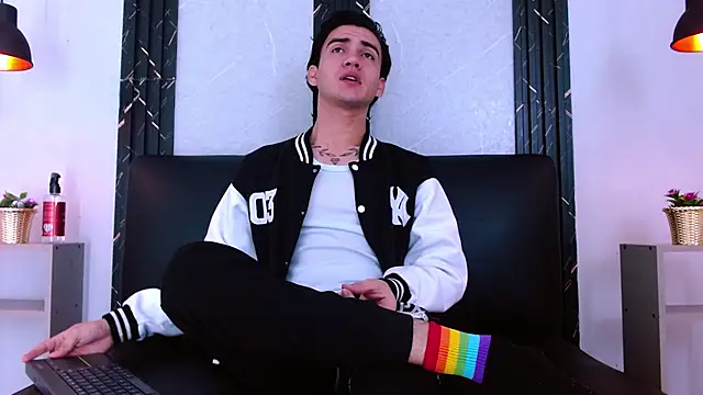 Feiccer_Castquer's Webcam Show