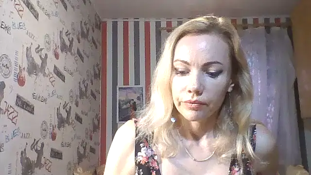 Amoretta's Live XXX Chat
