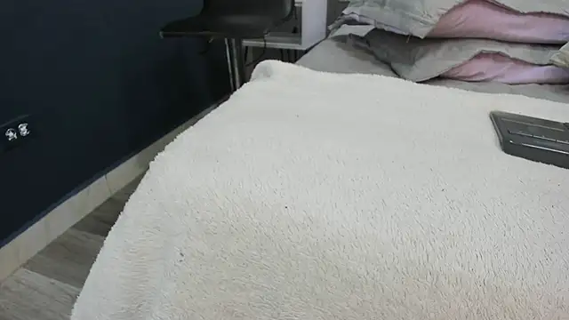 Charlie___Musk লাইভ XXX চ্যাট