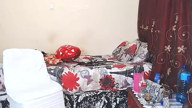 Moiii_Lekker_Meddei Adlı Modelin Canlı XXX Sohbeti
