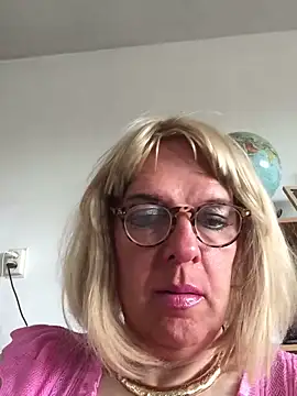 simone_xdressing's Live XXX Chat