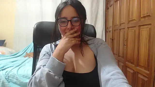 Venus_cat_ live XXX chat