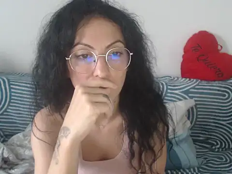 Emmatoo's Live XXX Chat