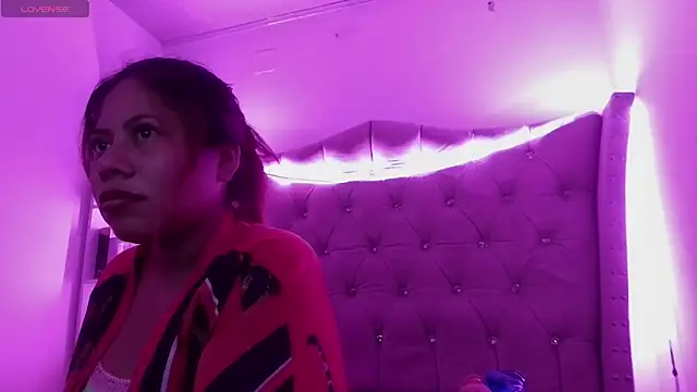 XXX chat uživo modela Madi_cutee