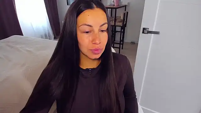 AvisFlowers Adlı Modelin Canlı XXX Sohbeti