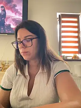 NadiraNoor Chat XXX in diretta