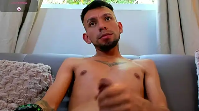Steban_silv élő XXX-chatje