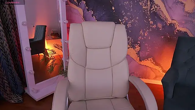 TinyNatalie XXX чат на живо