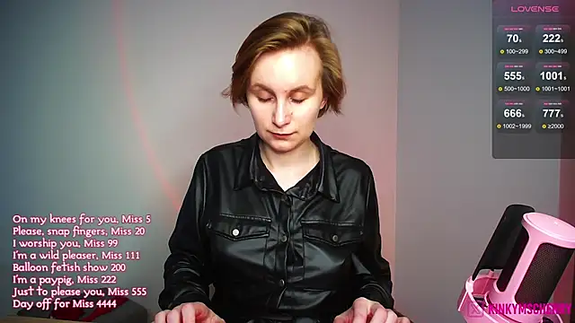 KinkyMissCherry Chat XXX in diretta