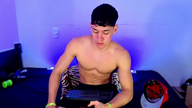 Luke_Muscle Live XXX-Chat