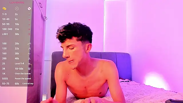 Chat +18 de Erick_Velveth ao vivo