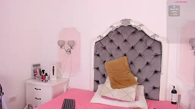 Princsgirl_ Adlı Modelin Canlı XXX Sohbeti
