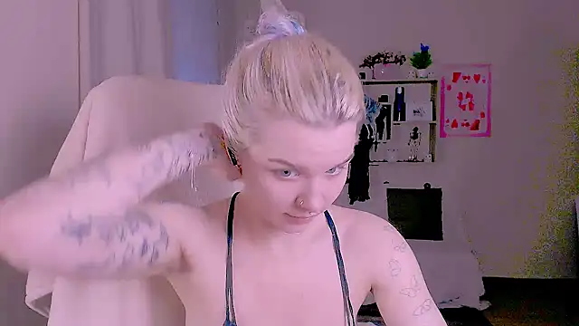 Chatroom XXX en direct de Hot_Blonda