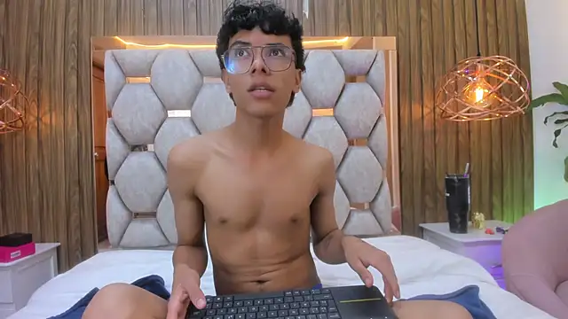 Chat XXX Live adams_bobby