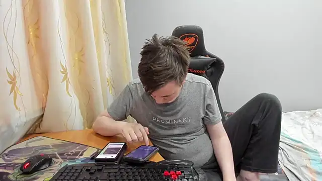 iliaskrislove's Live XXX Chat