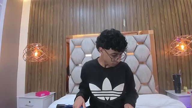 adams_bobby élő XXX-chatje