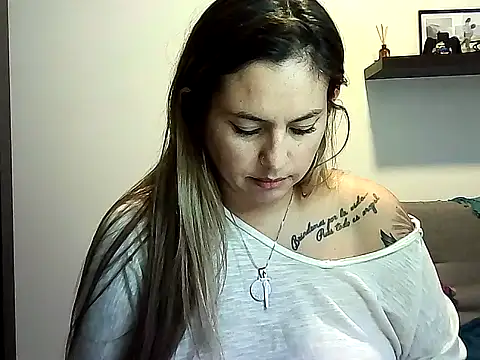Chat XXX en directo de Valery__Rouse_