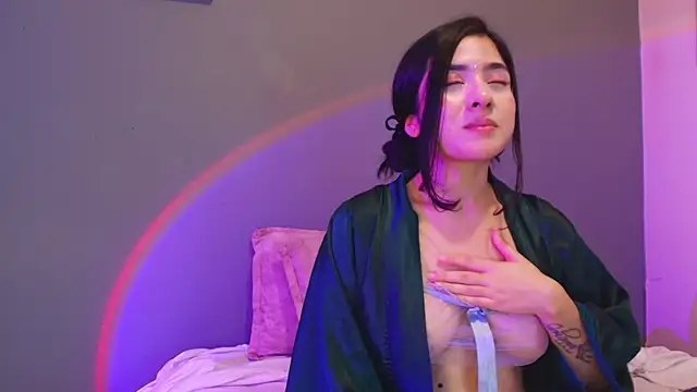 Онлайн чат XXX adara_johnson__