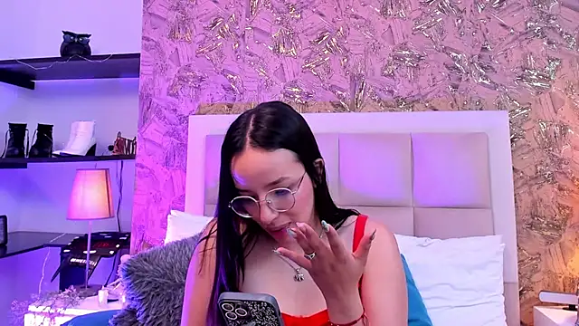 Chatroom XXX en direct de ValkyriaSteel