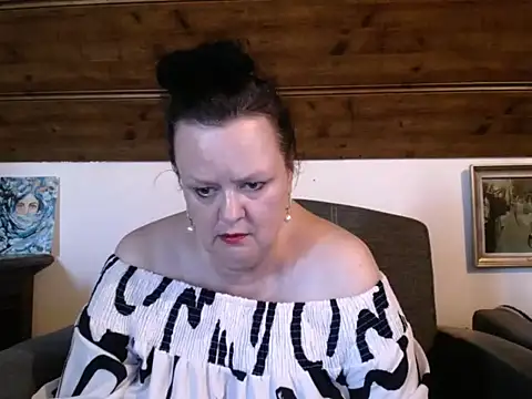 TiffanyMature's Live XXX Chat
