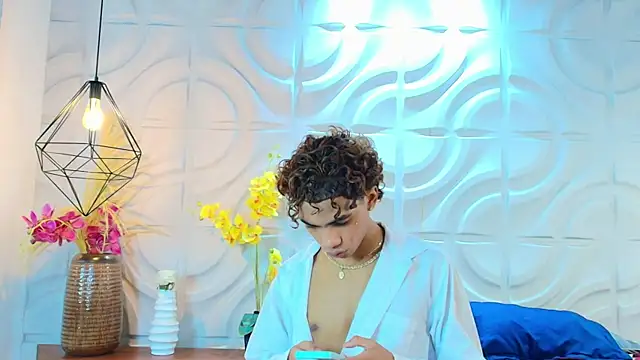 XXX chat uživo modela AlanCutee