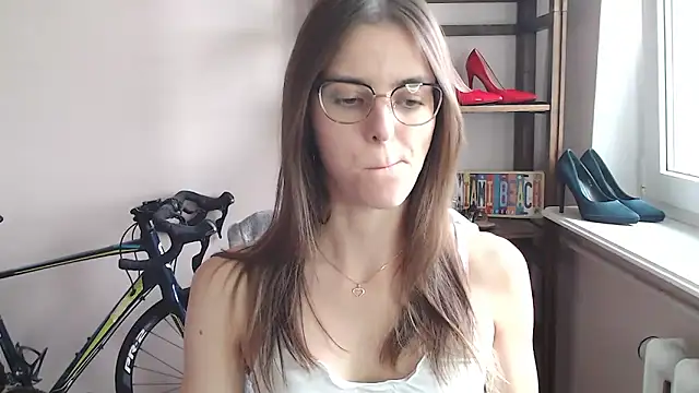 love_megi Adlı Modelin Canlı XXX Sohbeti