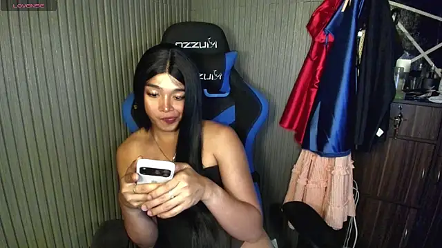 Chat +18 de TrinityFucksYou ao vivo