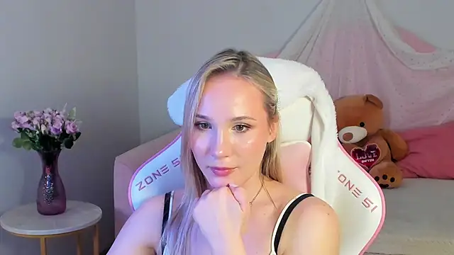 Živý XXX chat ElaraVoltage