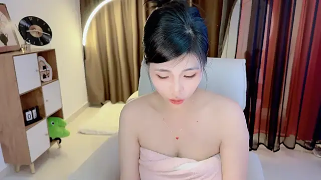 Vaidurya-Yolo Chat XXX in diretta