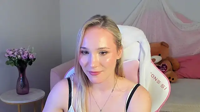 ElaraVoltage Chat XXX in diretta