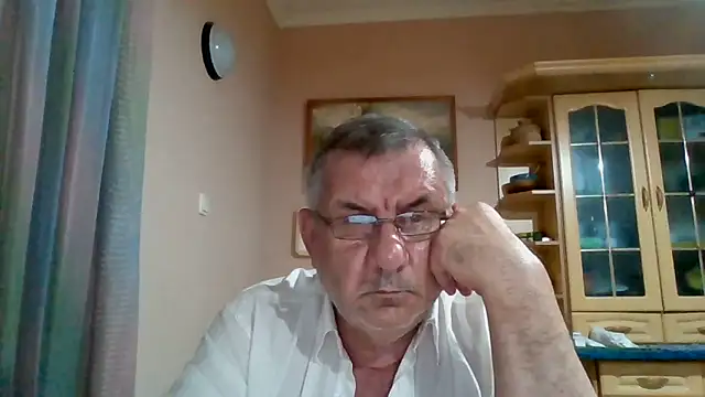 Онлайн чат XXX machomale3