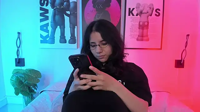 Онлайн чат XXX HollyPeach