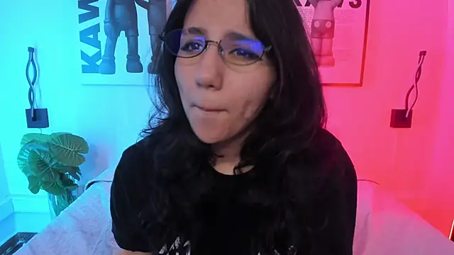 HollyPeach Chat XXX in diretta
